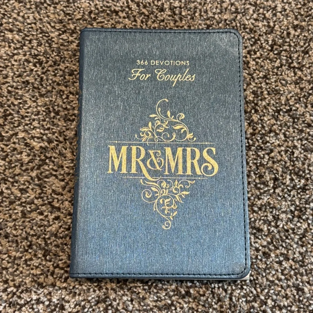 NEW Married Couple's Bible Study Mr & Mrs Devotional & Love Notes Set of 4 Gifts